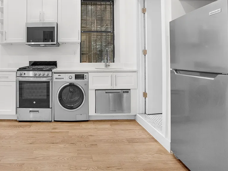 208 W 88th St #1R — Photo 4