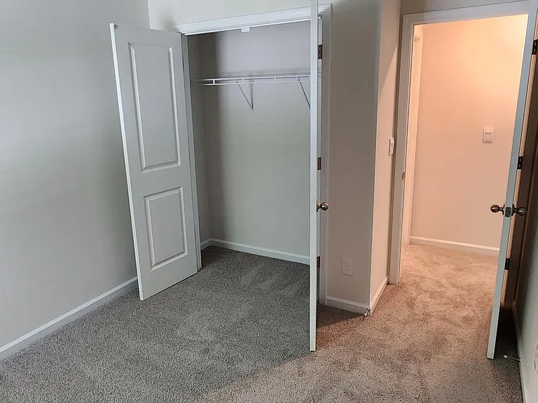 7104 N Mills Rd — Photo 25