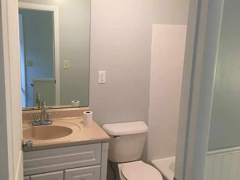 2465 Indianola Ave — Photo 21