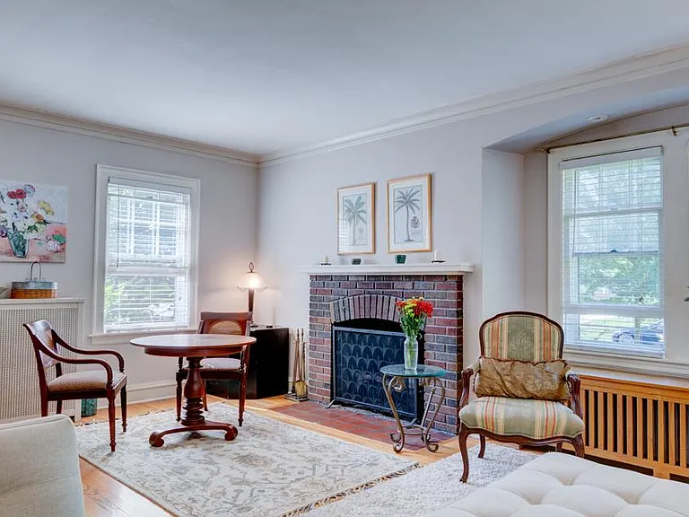 122 Central Park Ave — Photo 6