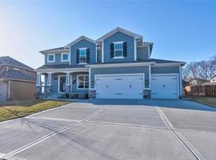2340 SW Deer Run Rd, Lees Summit, MO 64082