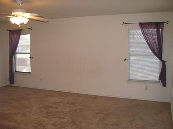 4th image of 5208 Dillon Cir