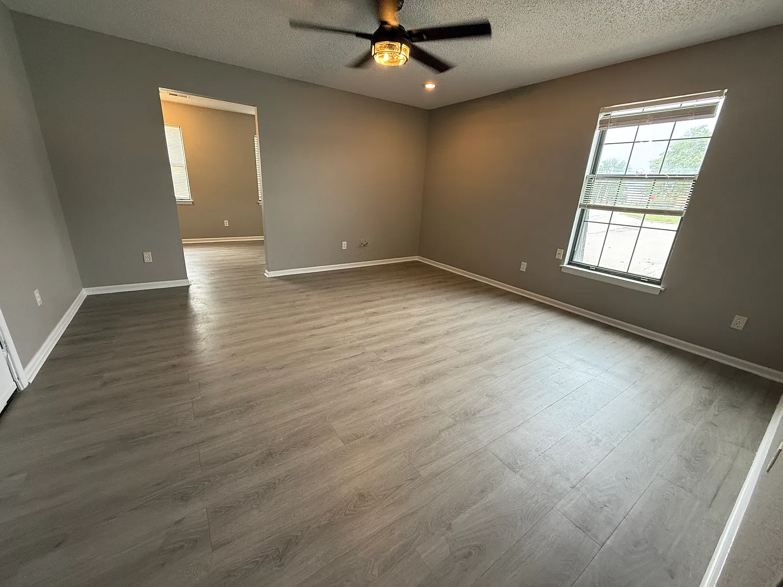 1 bed, 717 sqft, $996 — Photo 3