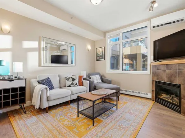 990 S Centre Ave NE #536, Calgary, AB T2E 2M9
