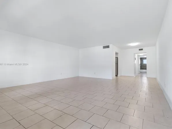 1855 NE 121st St APT 8, North Miami, FL 33181