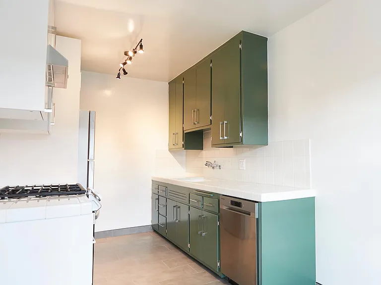 3700 Inglewood Blvd #7 — Photo 11