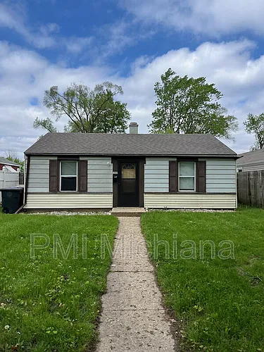 1527 E Fox St Photo 1