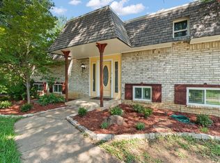 1703 Spring Lake Dr, Arlington, TX 76012