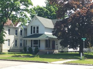 302 N 16th St, Escanaba, MI 49829