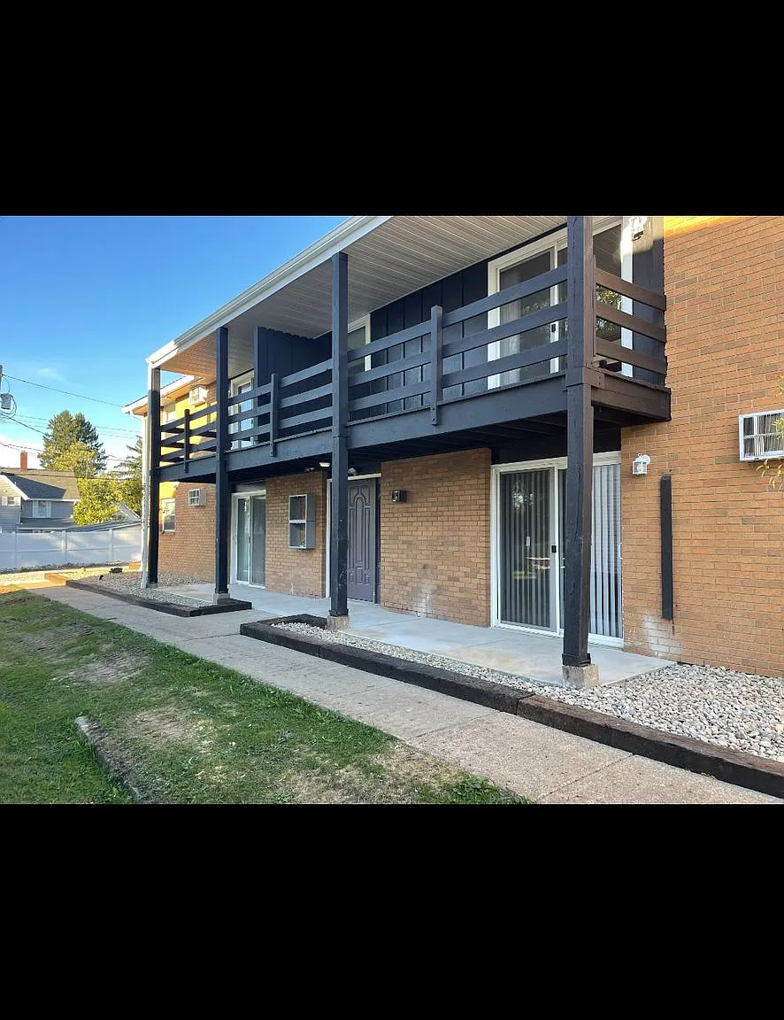 6th St Apartments — Photo 2