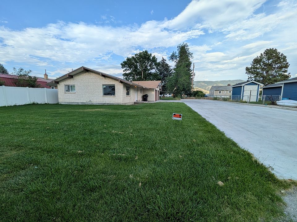 1st image of 255 S 1 W