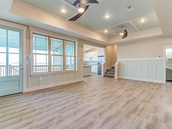 5th image of 820 W Beach Blvd Unit 4