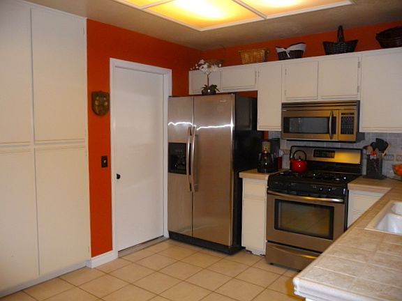 Kitchen Pic #1
