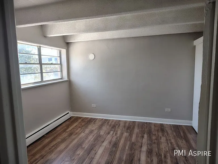 1960 Dallas St #302 — Photo 5