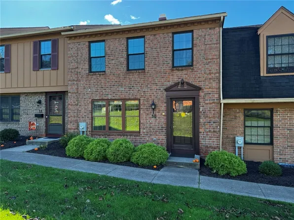 30 Dunbridge Hts, Fairport, NY 14450