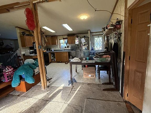 5th image of 619 Blake Rd