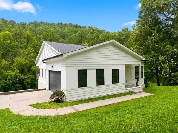 605 Harbor Dr, Lancaster, TN 38569