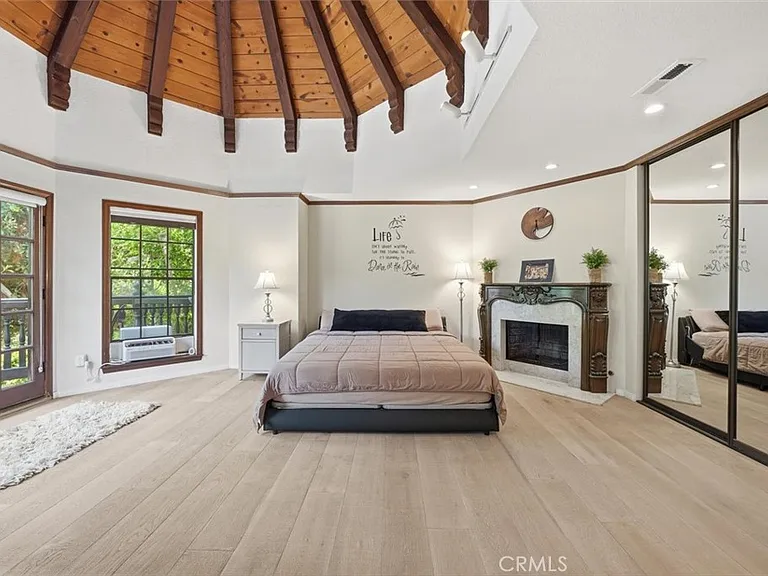 227 S Irena Ave — Photo 39