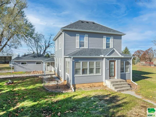 21555 235th St, Onawa, IA 51040