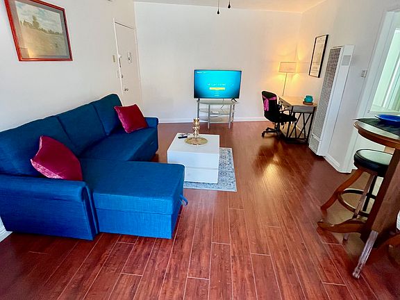 4th image of 3697 S La Cienega Blvd #10
