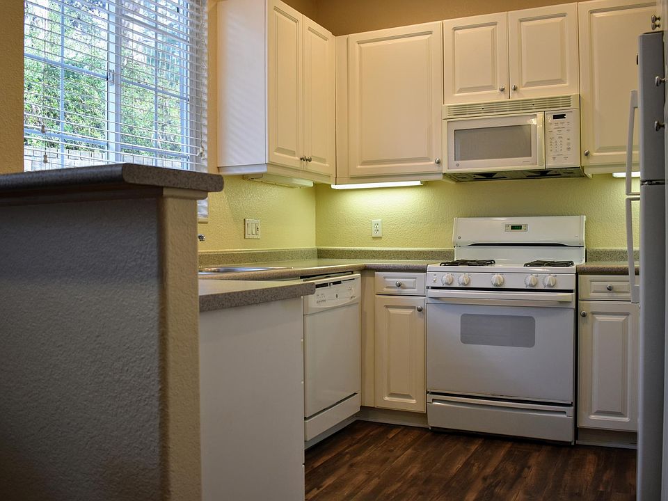 1st image of 12305 Creekview Dr Unit 1