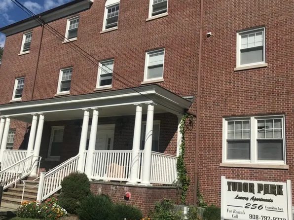 256 Franklin Ave APT 3C, Maplewood, NJ 07040
