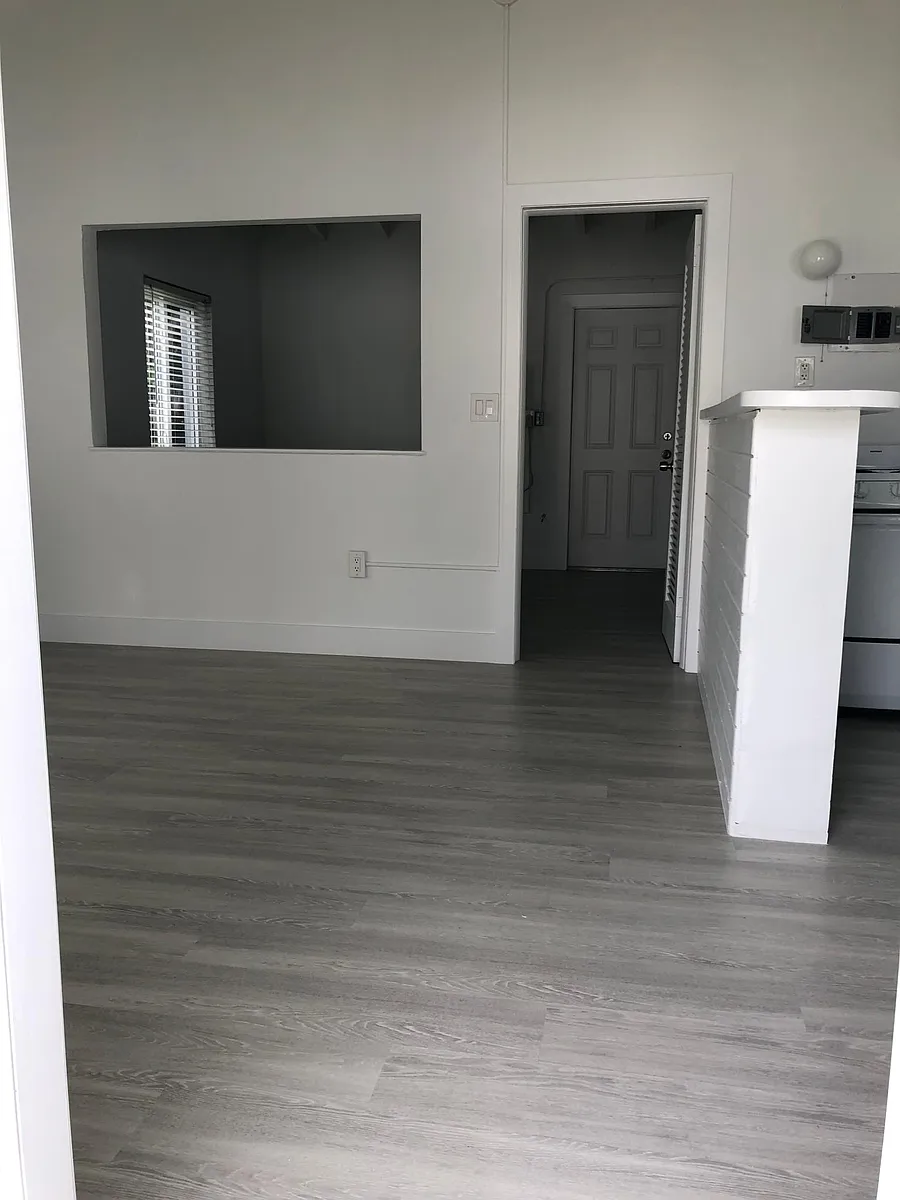 Building Photo - 510 Eldron Dr