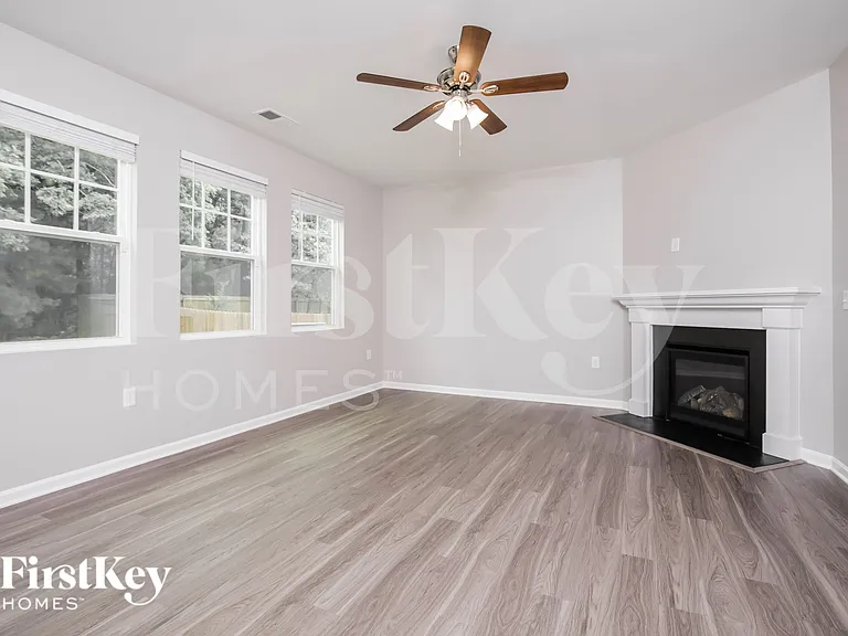 636 Starry Sky Dr — Photo 2