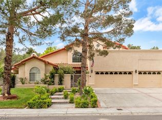 9 Hummingbird Ln, Henderson, NV 89014