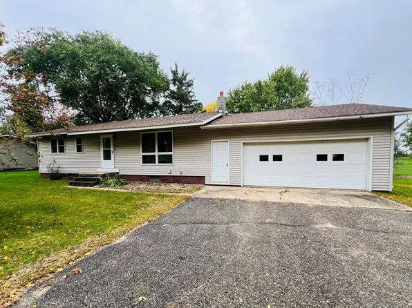 422 E Oak St, Parkers Prairie, MN 56361