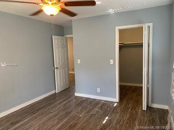 4th image of 411 SW 11th Ave APT 8