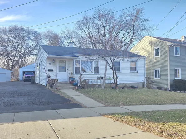 918 Lavoie Ave, Elgin, IL 60120