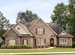 2258 Columbia Dr, Auburn, AL 36830