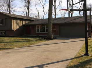 2424 Westlawn Dr, Dayton, OH 45440