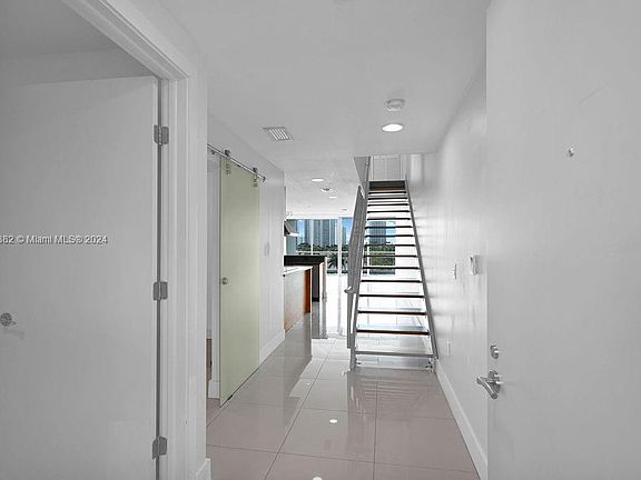 4th image of 2950 NE 188th St APT 435