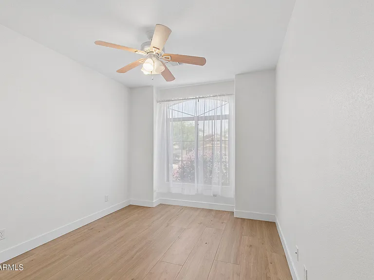 4349 E Smokehouse Trl — Photo 13