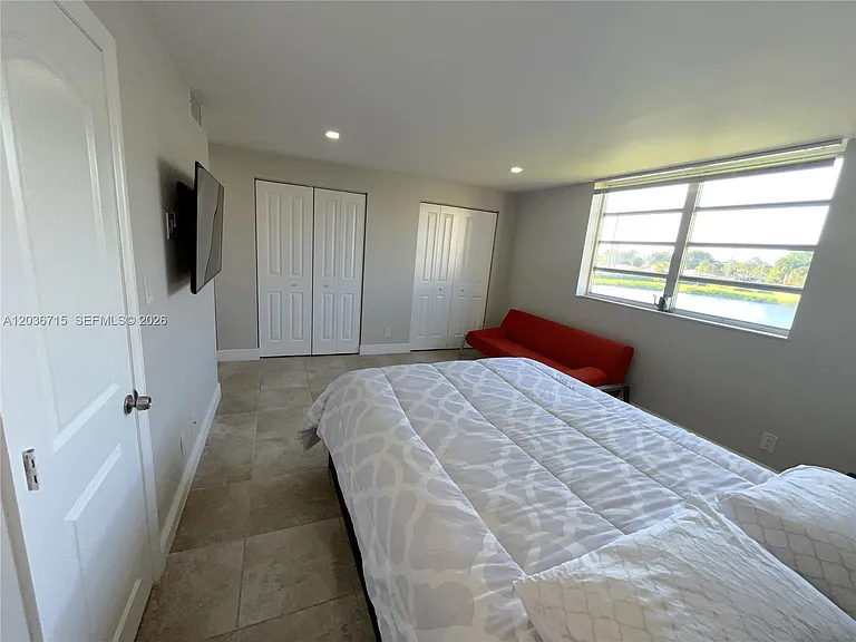 301 SE 3rd St #204 — Photo 15