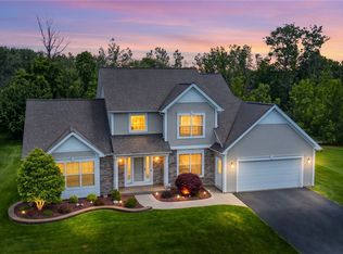 182 Timarron Trl, Rochester, NY 14612