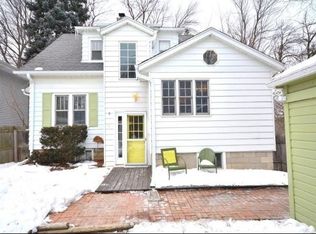 922 W Eula Ct, Glendale, WI 53209