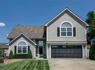 713 Red Maple Dr, Liberty, MO 64068