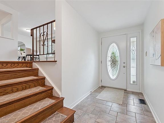 5th image of 33 Maccoll Pl