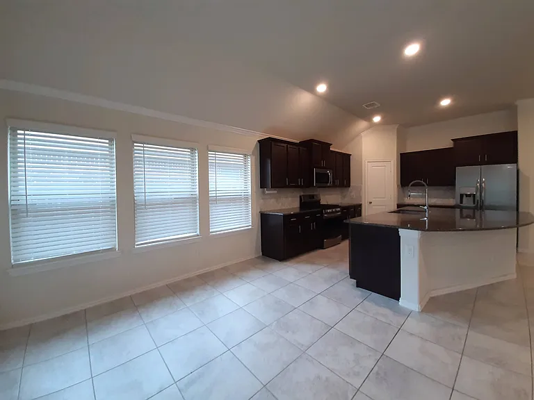1514 Ancient Oak Ln — Photo 22