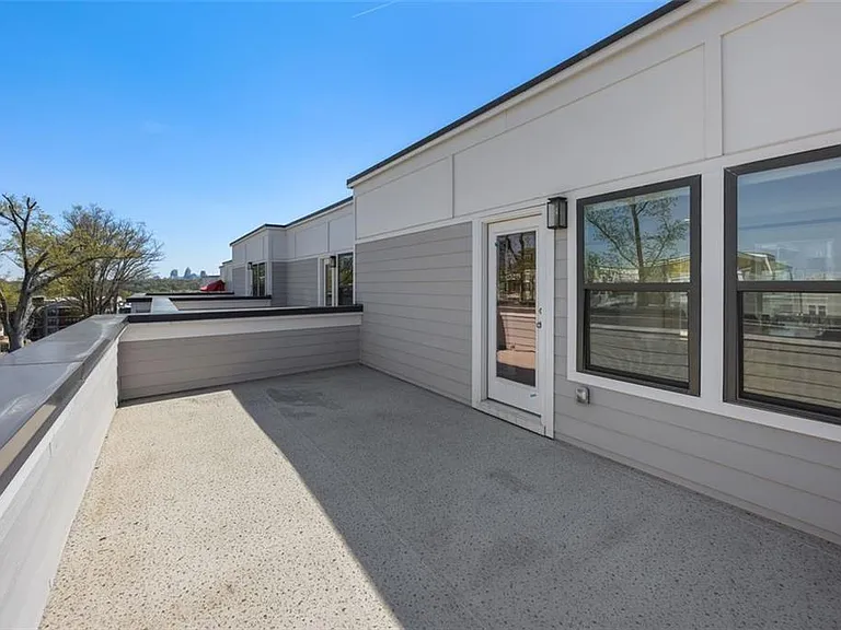 2145 Burnside Dr NW — Photo 53