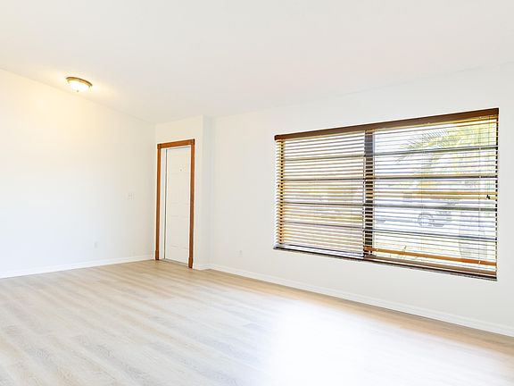 3rd image of 2698 SW 14TH Court