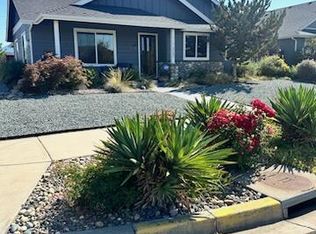 2737 SW Elmer Nelson Ln, Grants Pass, OR 97527