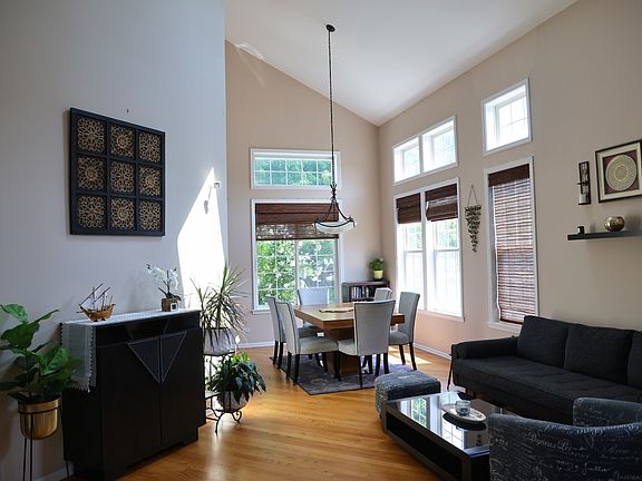 3rd image of 2351 Apple Hill Ln