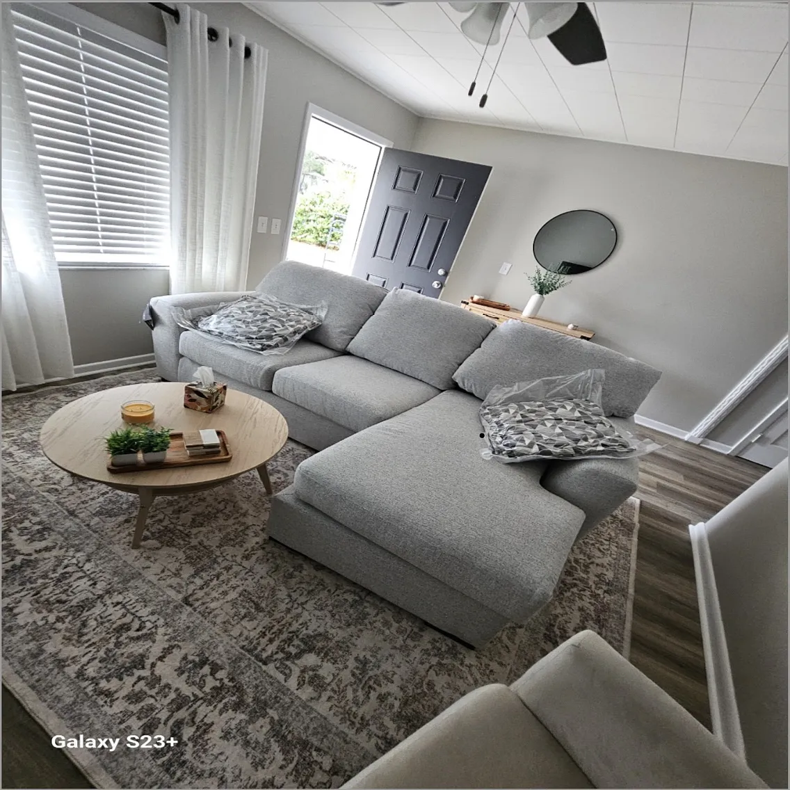 2 bed, 1002 sqft, $2,300 — Photo 4