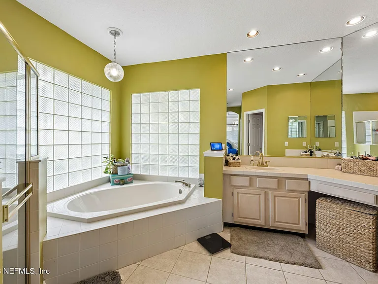 8342 Amherst Hills Ln — Photo 19