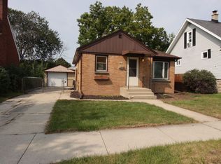 1611 S 88th St, West Allis, WI 53214