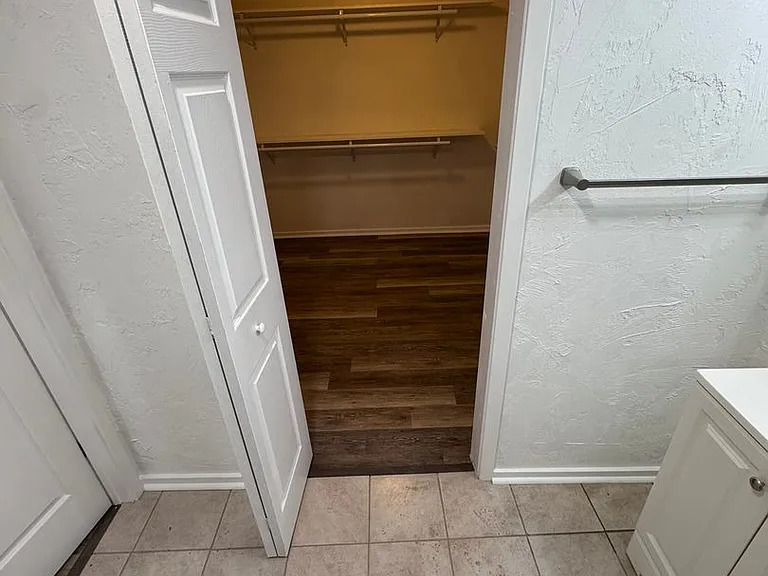 2918 Walnut St — Photo 15